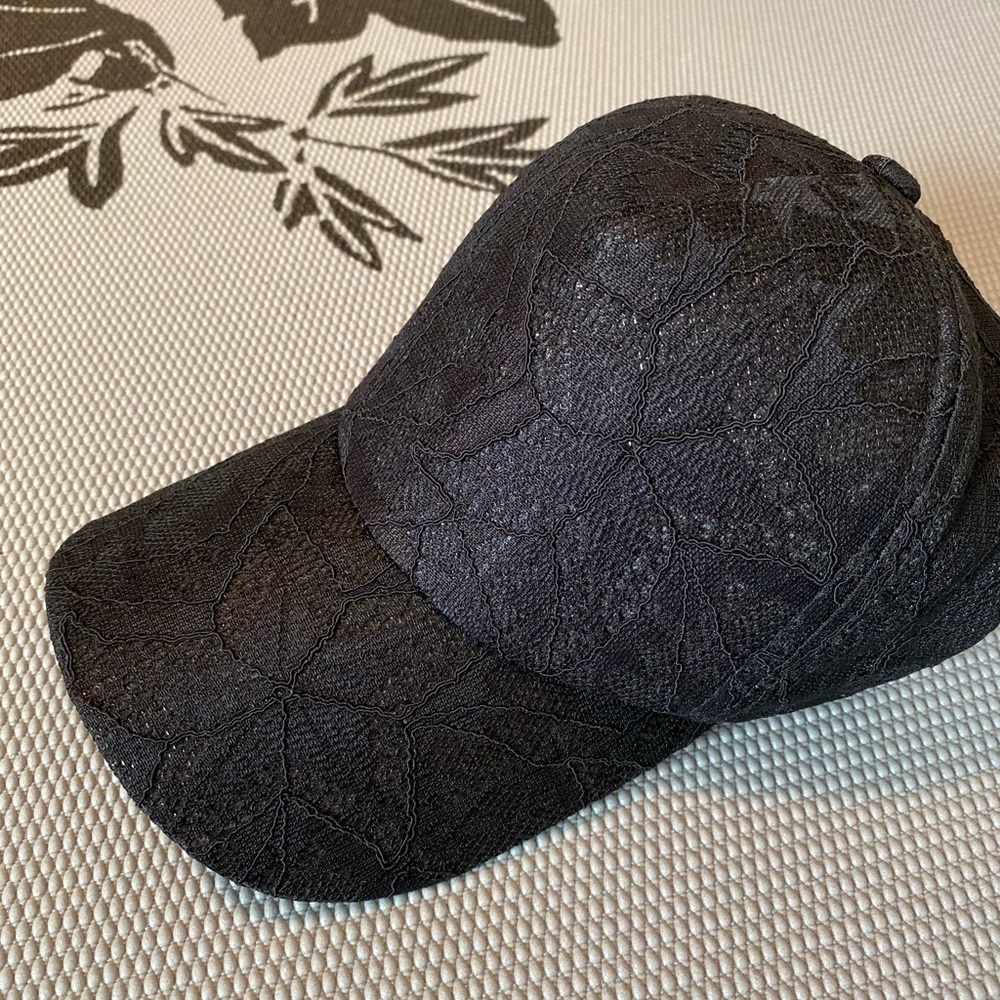 Lace Hat - Picture 2 of 3